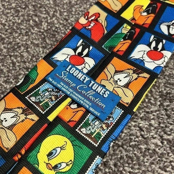Vintage 1997 LOONEY TUNES Stamp Collection Daffy Duck Tweety Bugs Bunny Tie USA - Picture 3 of 4